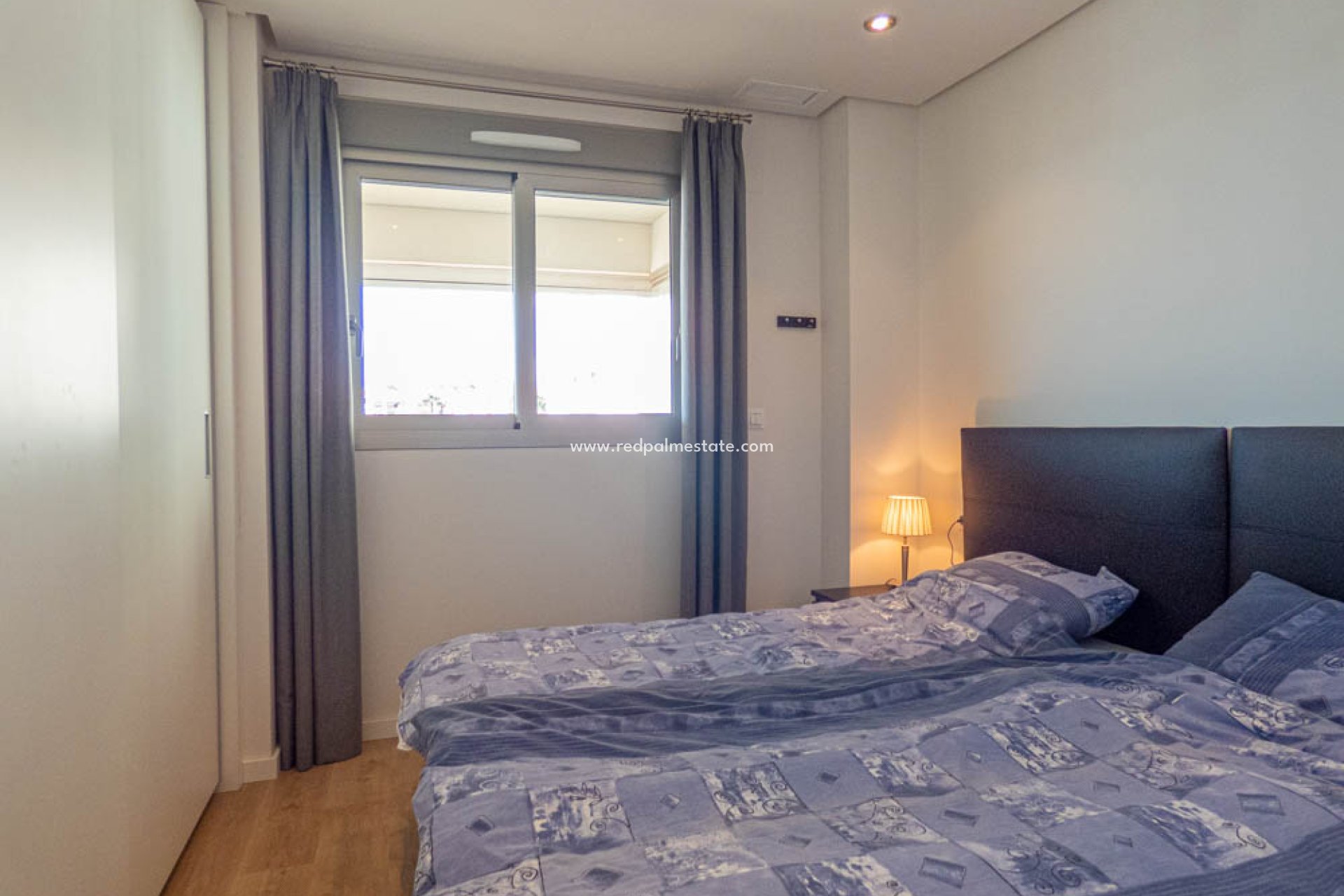 Revente - Appartement -
Orihuela Costa - Inland