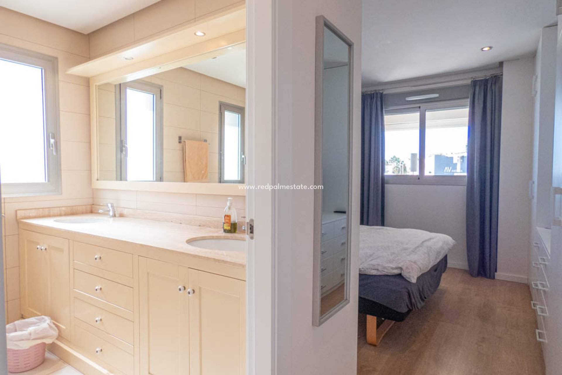 Revente - Appartement -
Orihuela Costa - Inland