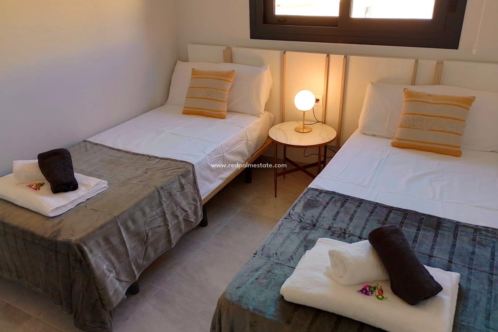 Revente - Appartement -
Orihuela Costa - Inland