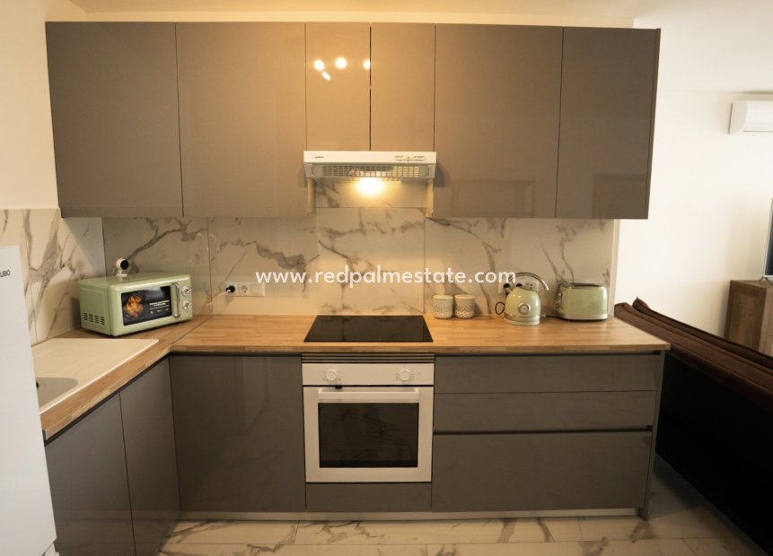 Revente - Appartement -
Orihuela Costa - Inland