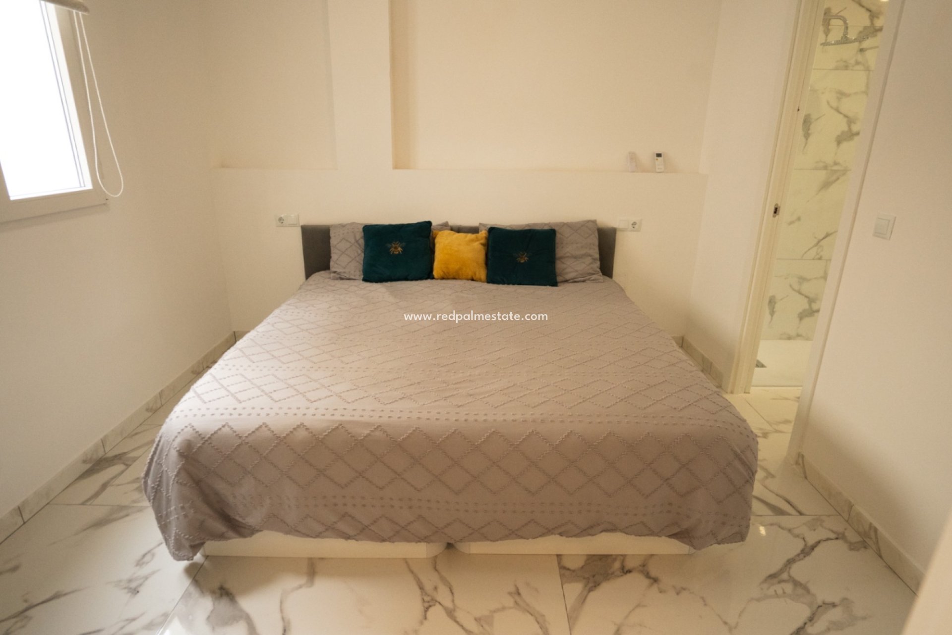 Revente - Appartement -
Orihuela Costa - Inland