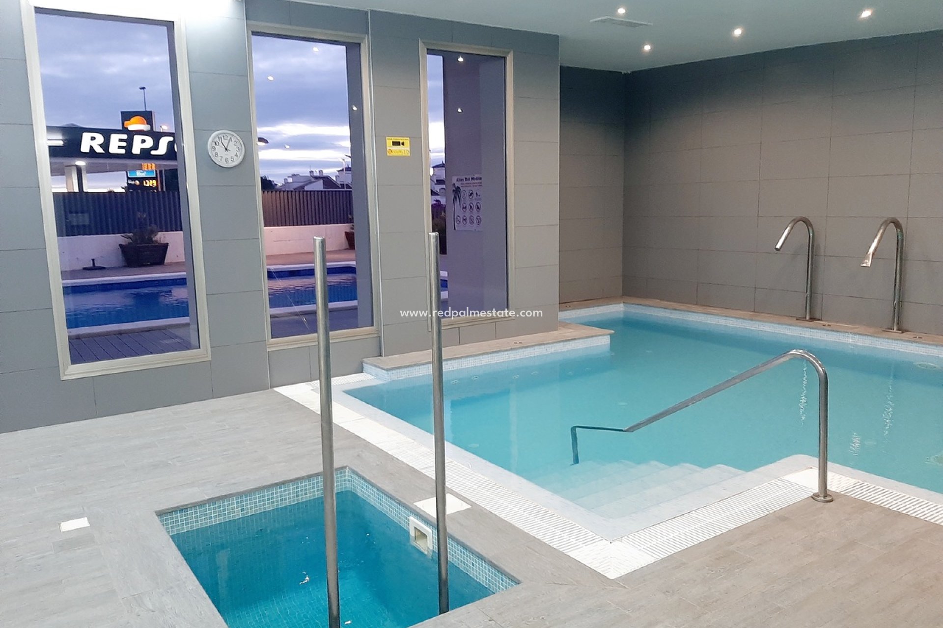 Revente - Appartement -
Orihuela Costa - Inland