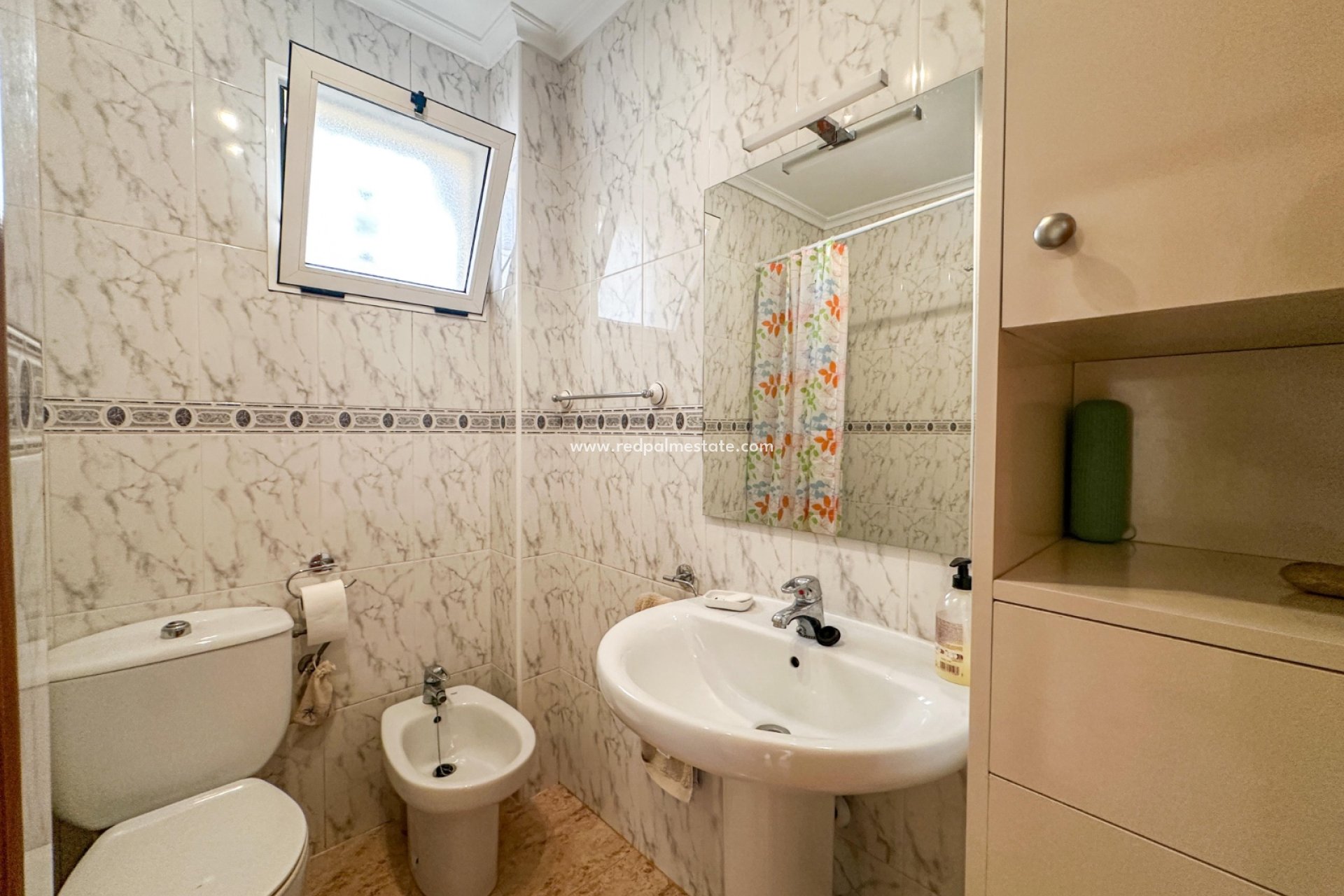 Revente - Appartement -
Orihuela Costa - Inland