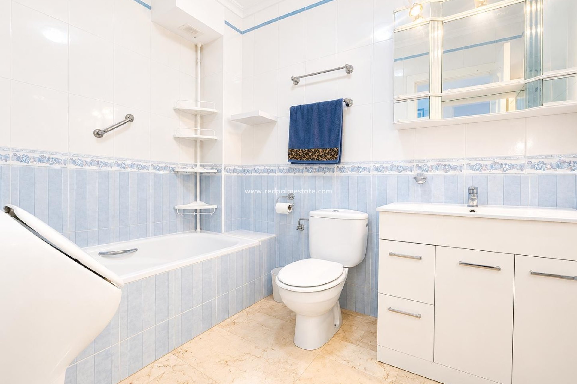 Revente - Appartement -
Orihuela Costa - Inland