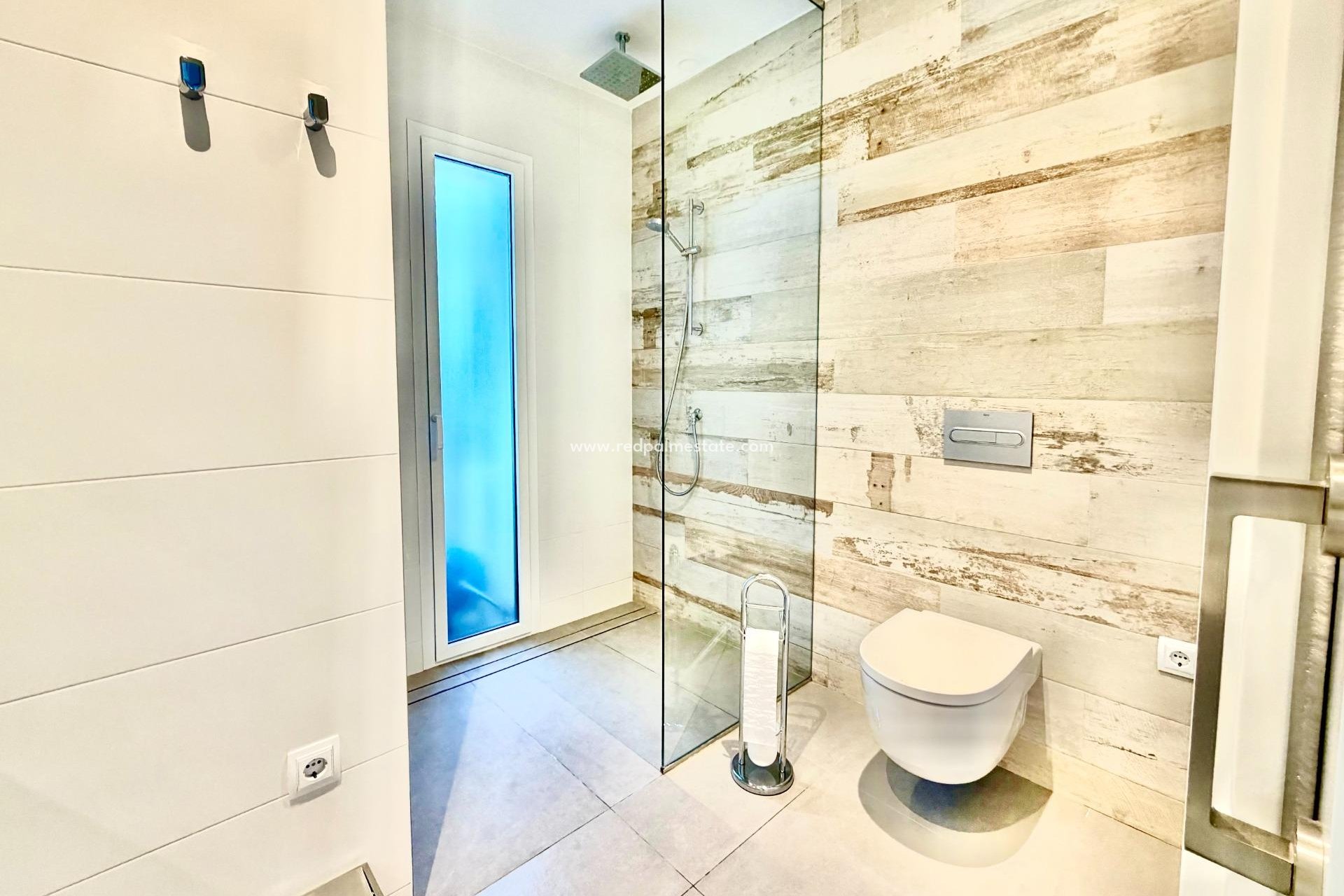 Revente - Appartement -
Orihuela Costa - Las Colinas Golf