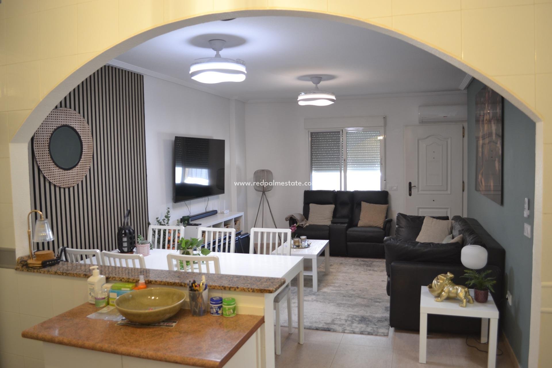 Revente - Appartement -
Orihuela Costa - Villamartín