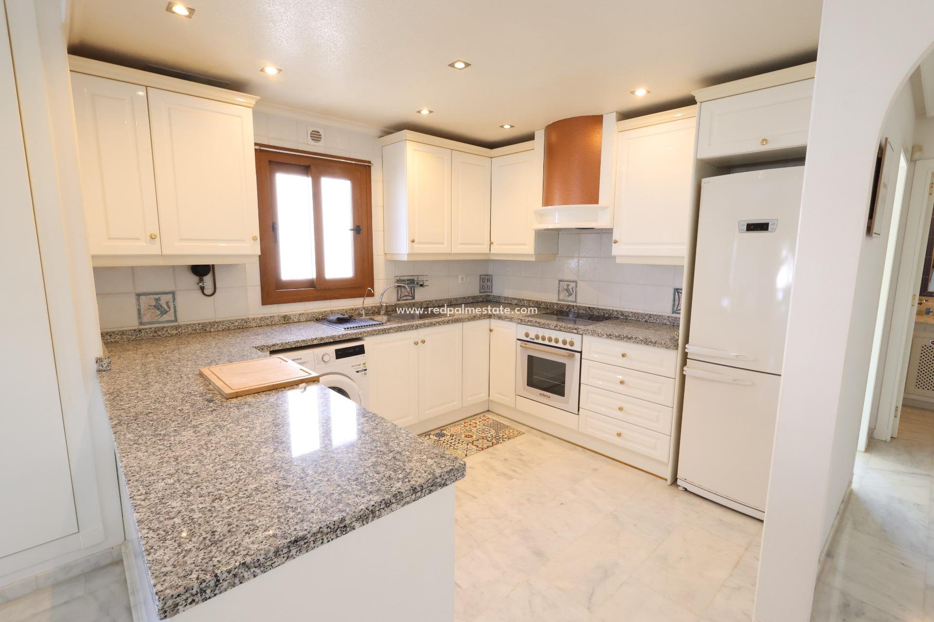 Revente - Appartement -
Orihuela Costa - Villamartín