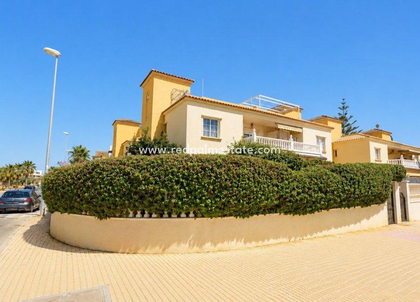 Revente - Appartement -
Orihuela Costa