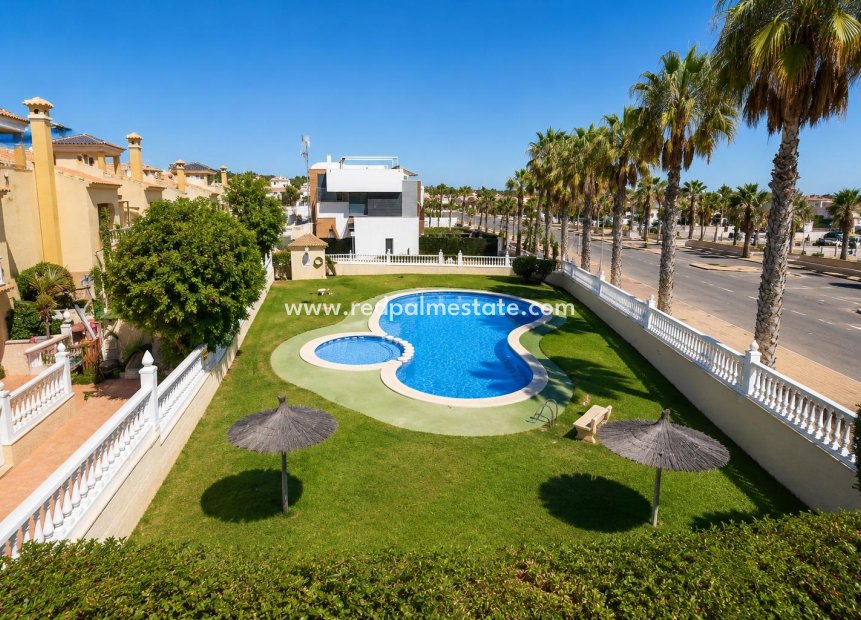 Revente - Appartement -
Orihuela Costa