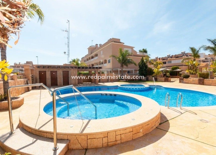 Revente - Appartement -
Orihuela Costa