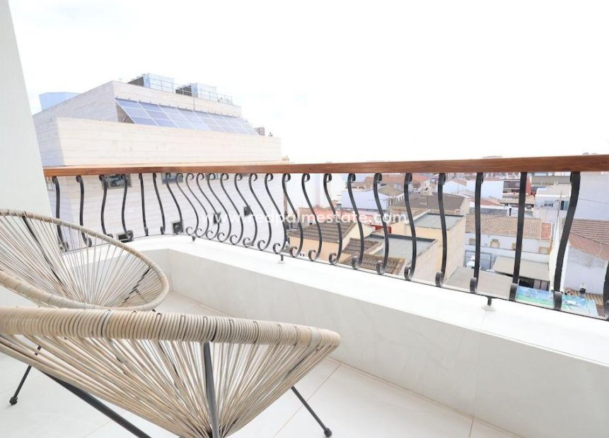 Revente - Appartement -
Pilar de la Horadada - Zona Pueblo