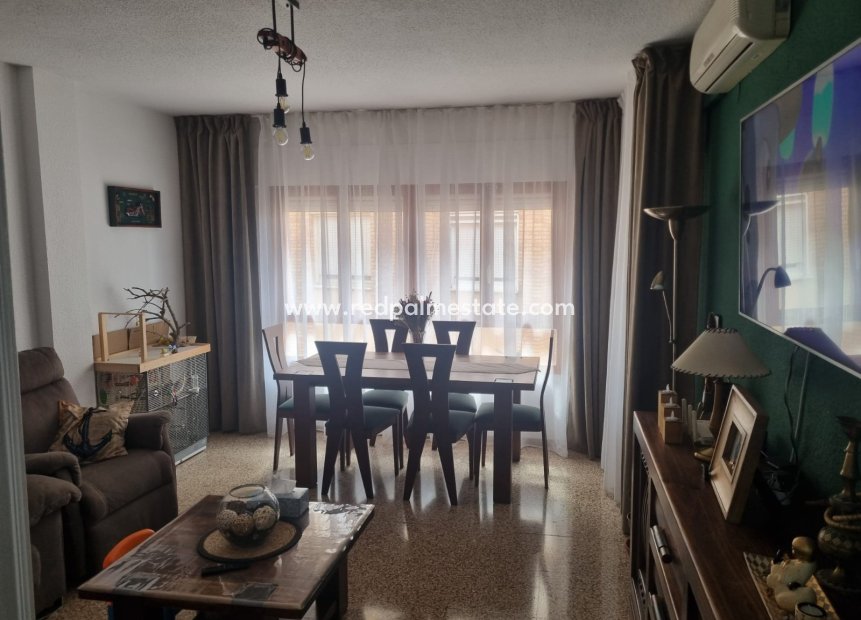 Revente - Appartement -
Pinoso - Inland