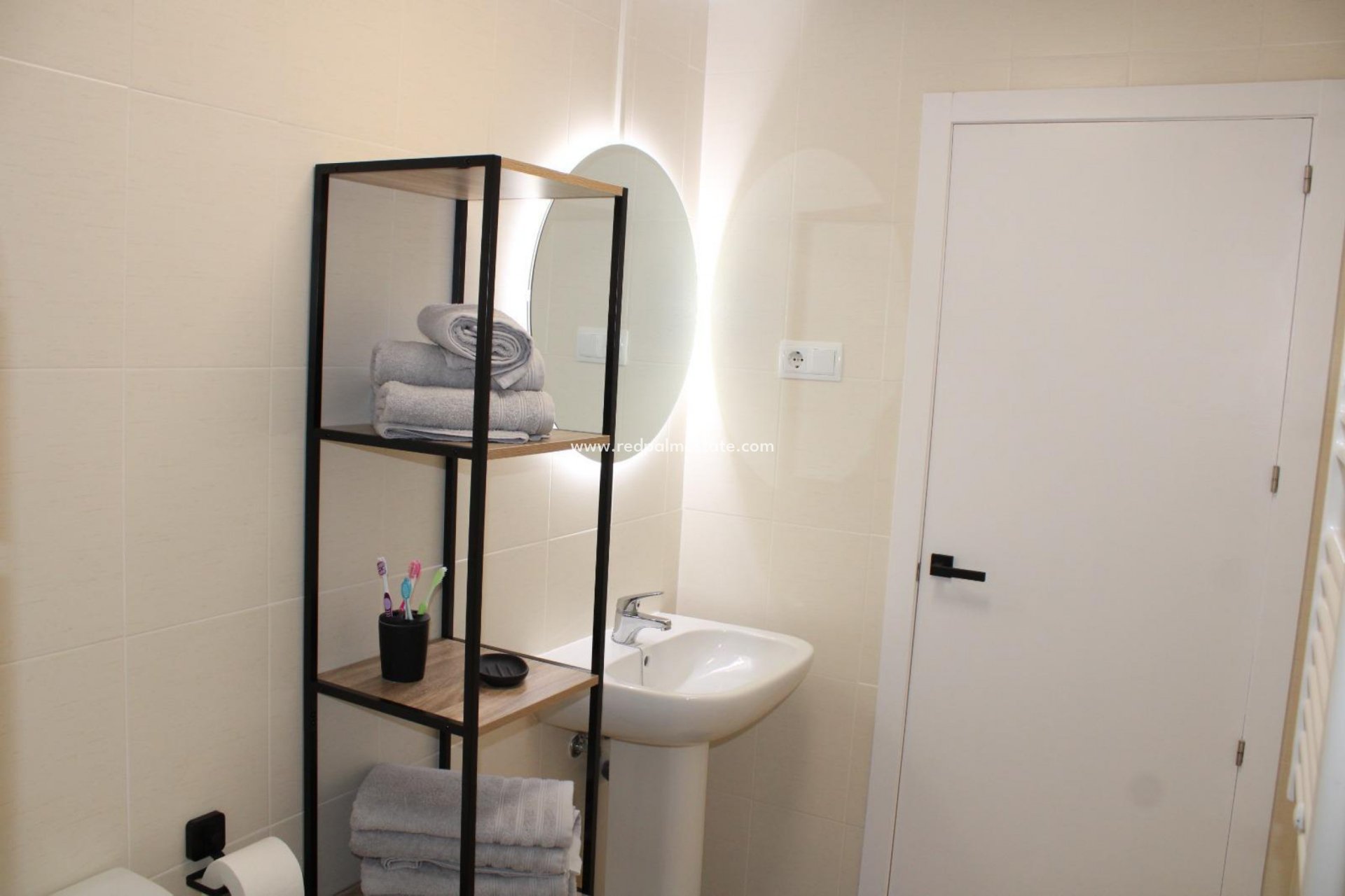 Revente - Appartement -
ROLDAN - Inland