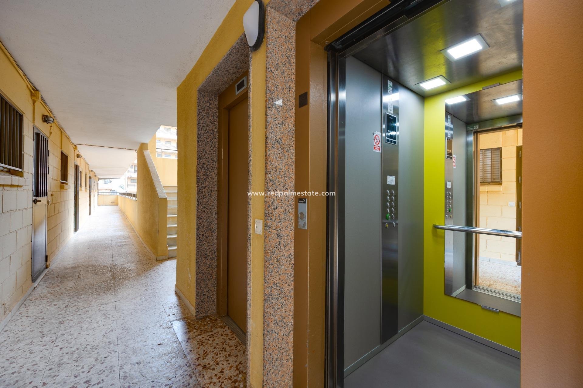 Revente - Appartement -
Torrevieja - Cabo cervera