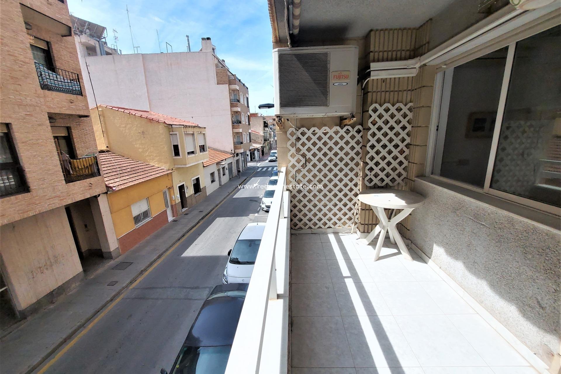 Revente - Appartement -
Torrevieja - Center