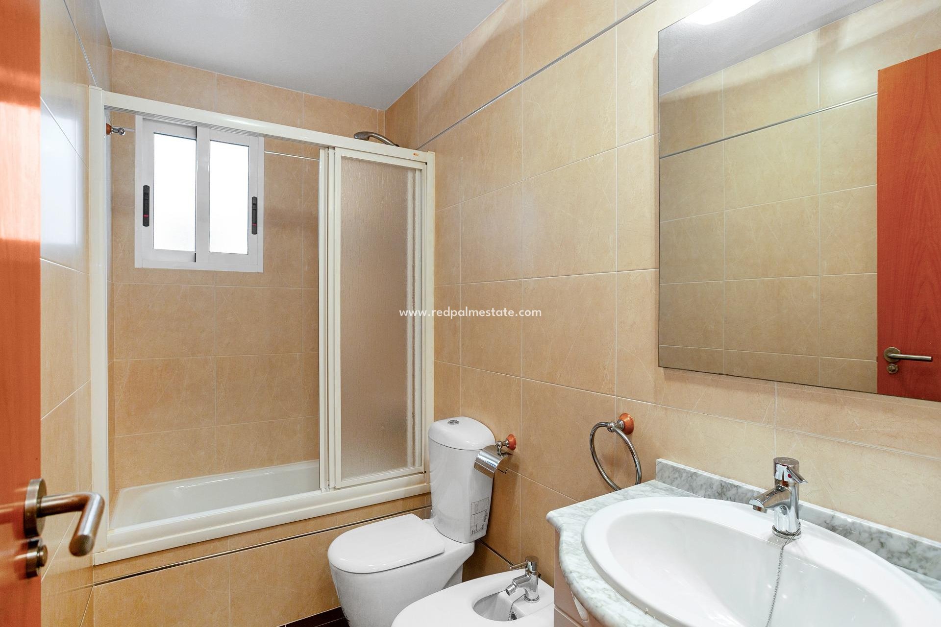 Revente - Appartement -
Torrevieja - Center