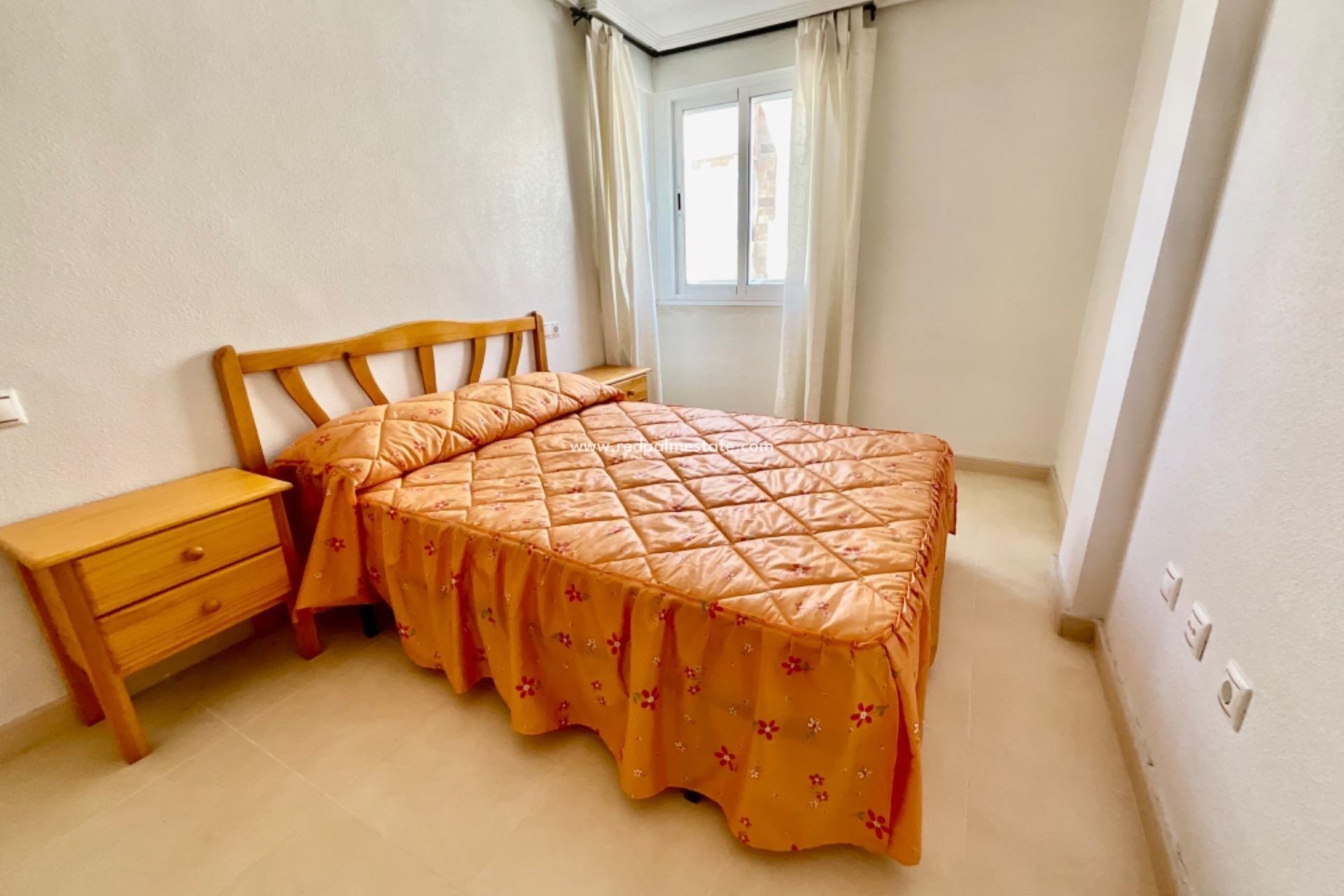 Revente - Appartement -
Torrevieja - Center