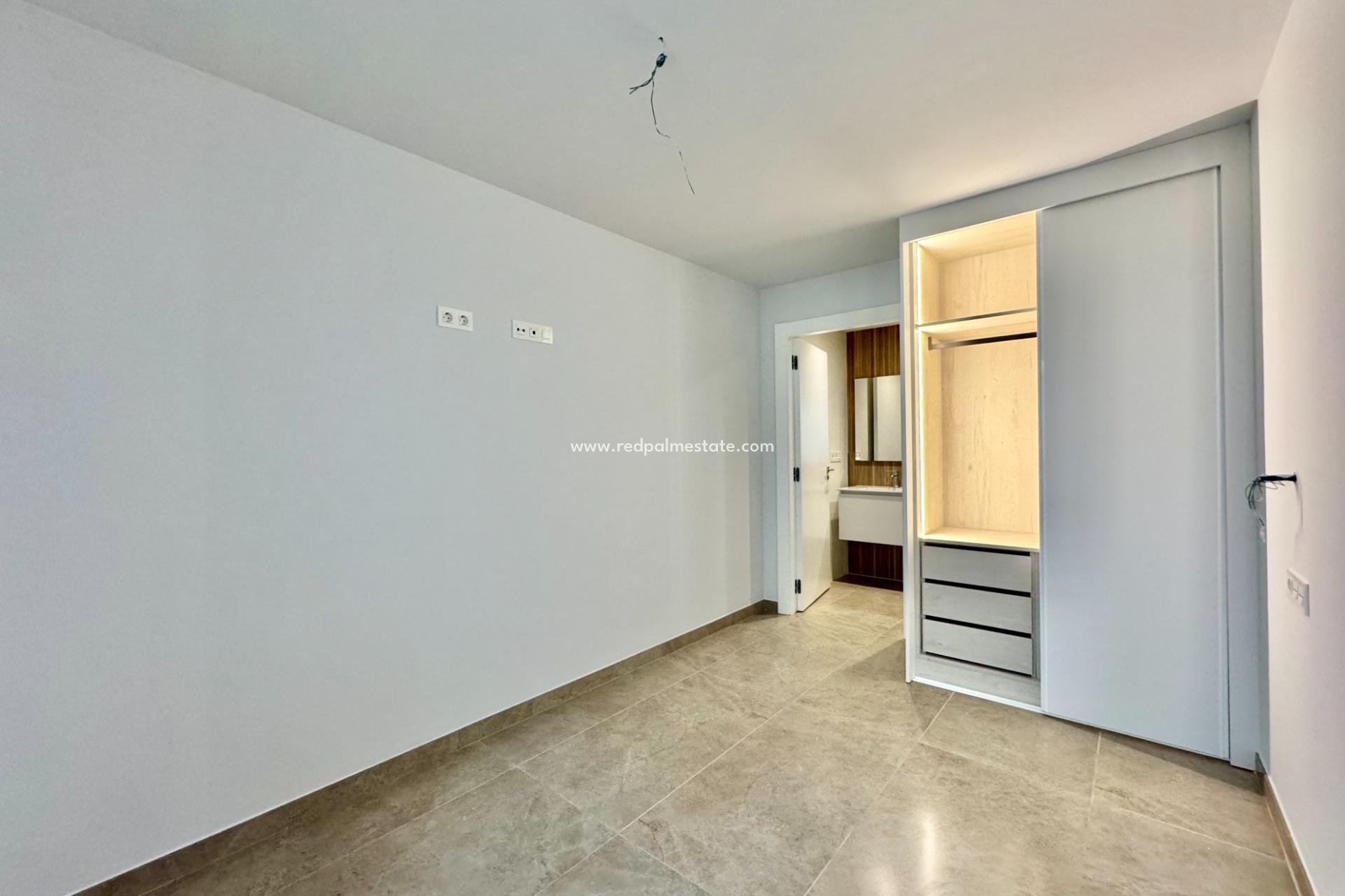 Revente - Appartement -
Torrevieja - Centro Torrevieja