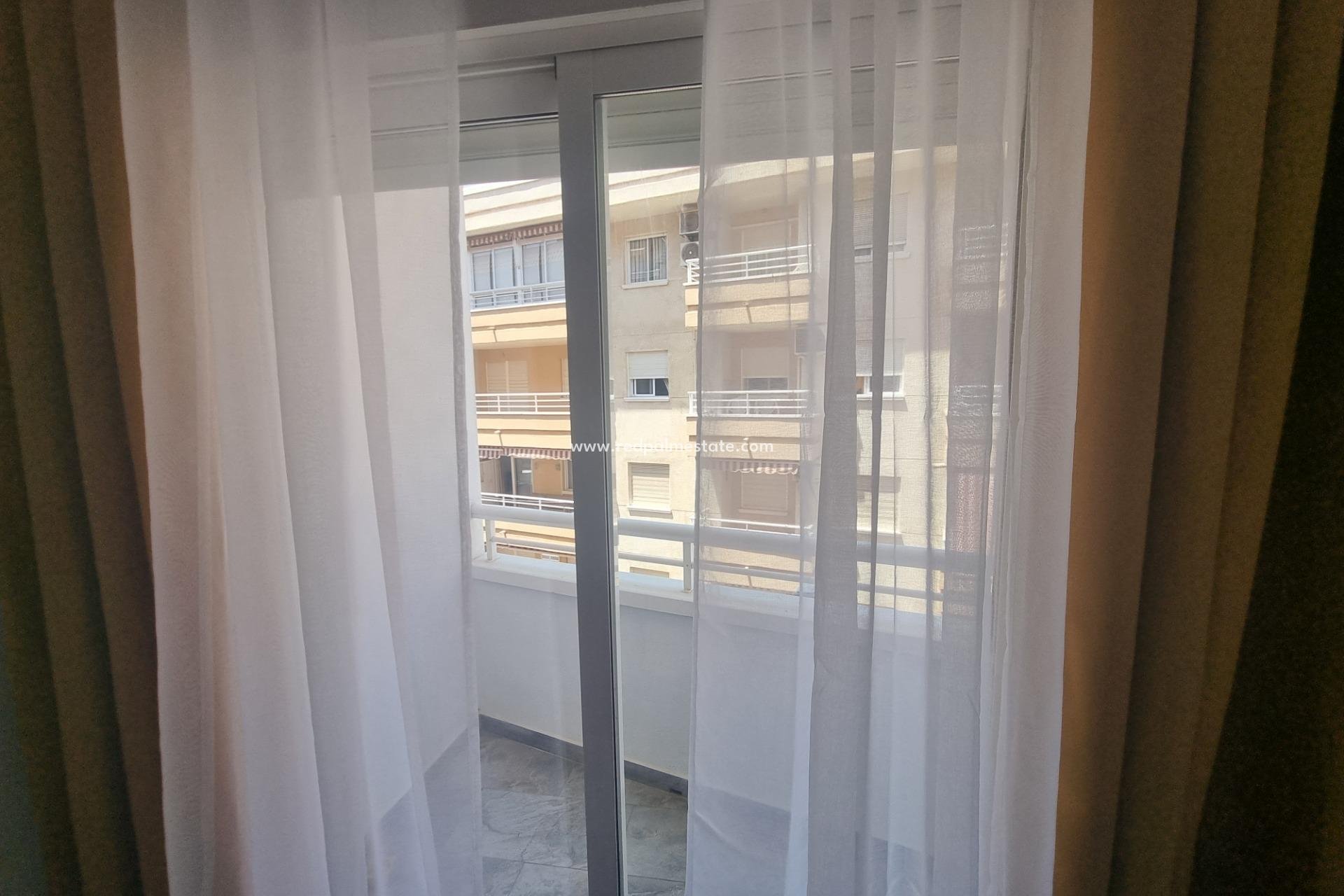 Revente - Appartement -
Torrevieja - Centro Torrevieja