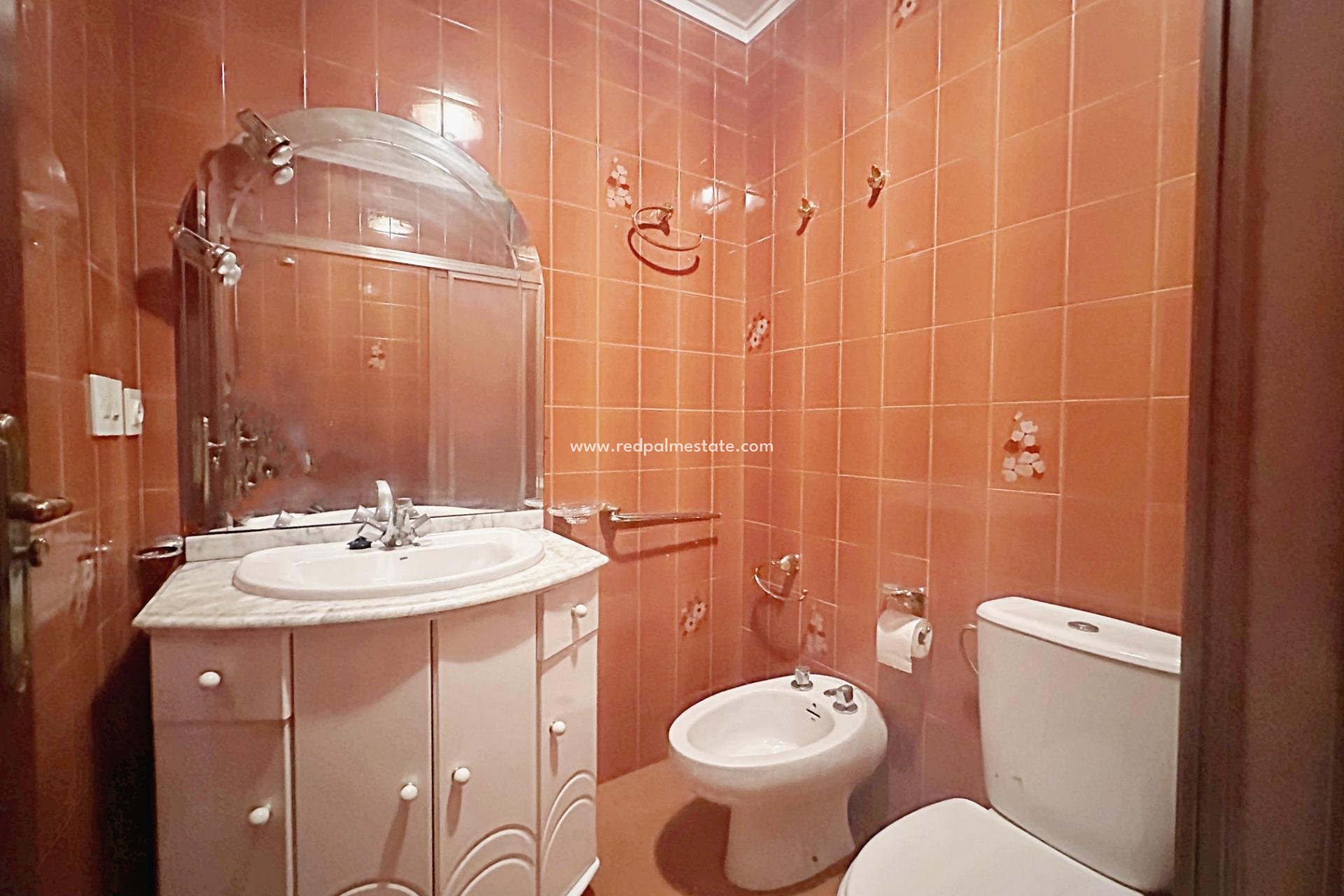 Revente - Appartement -
Torrevieja - Centro Torrevieja