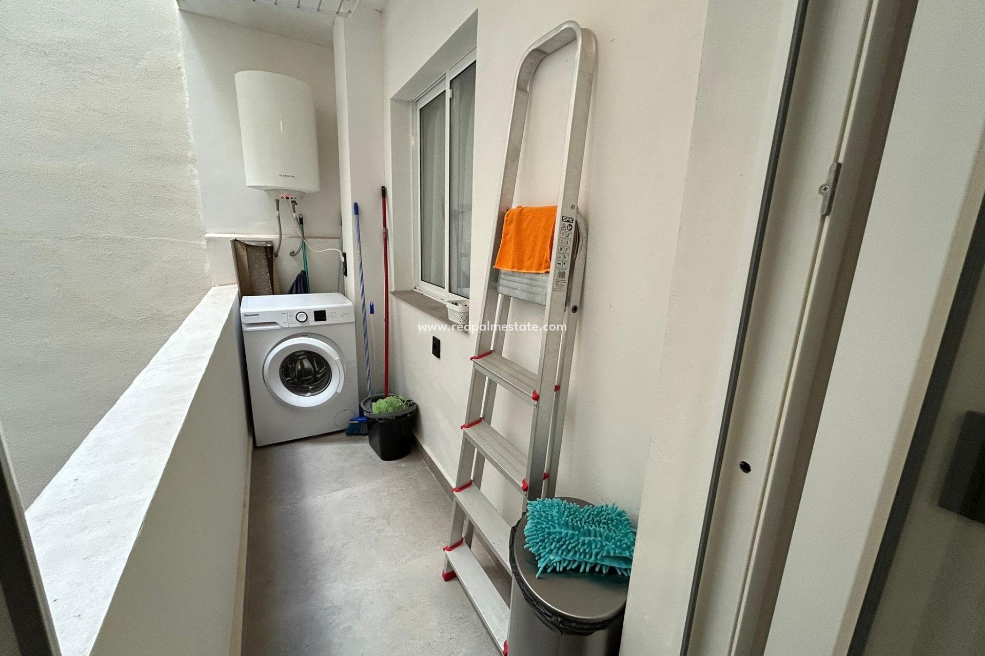 Revente - Appartement -
Torrevieja - Centro Torrevieja