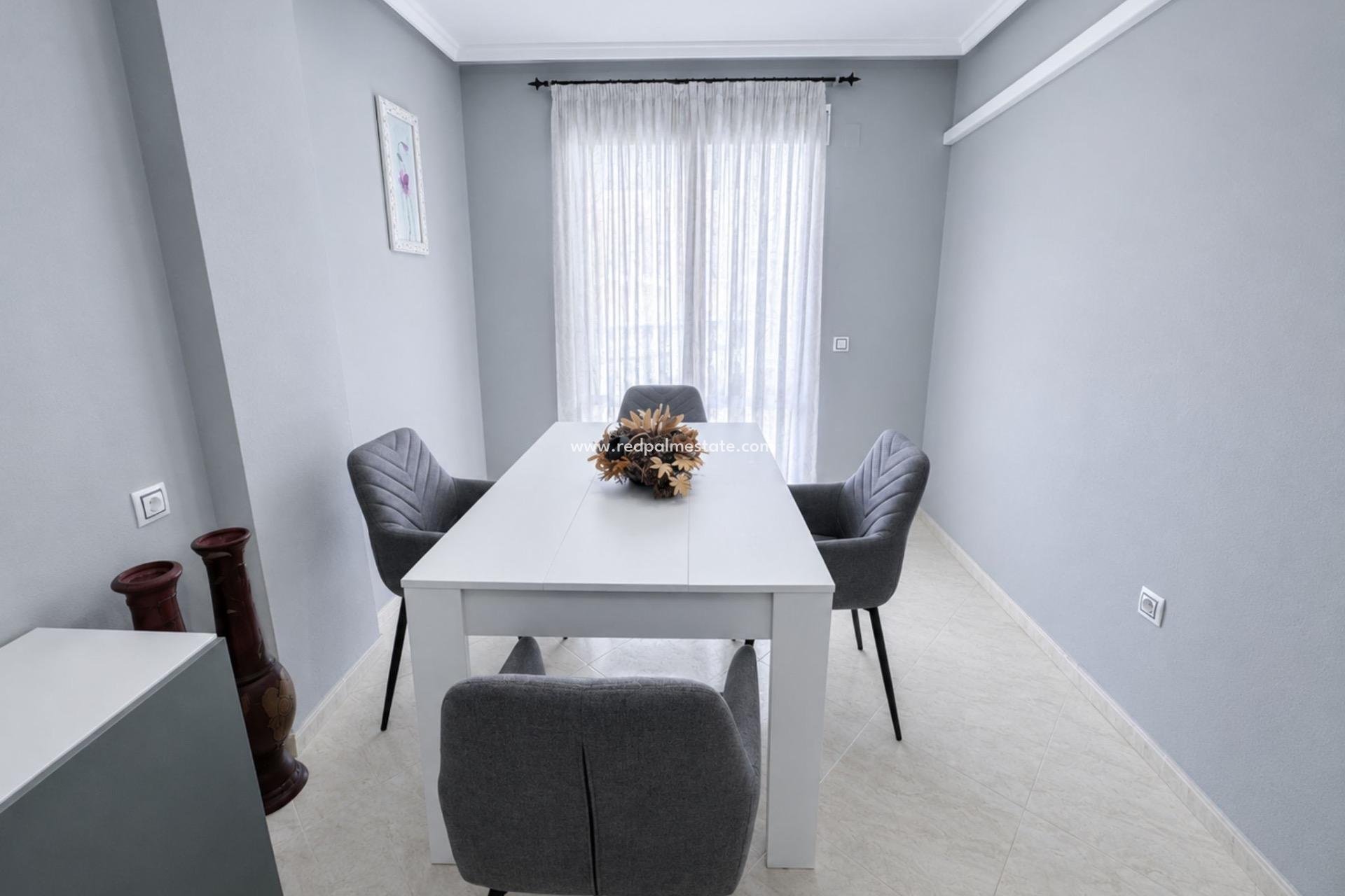 Revente - Appartement -
Torrevieja - Centro Torrevieja