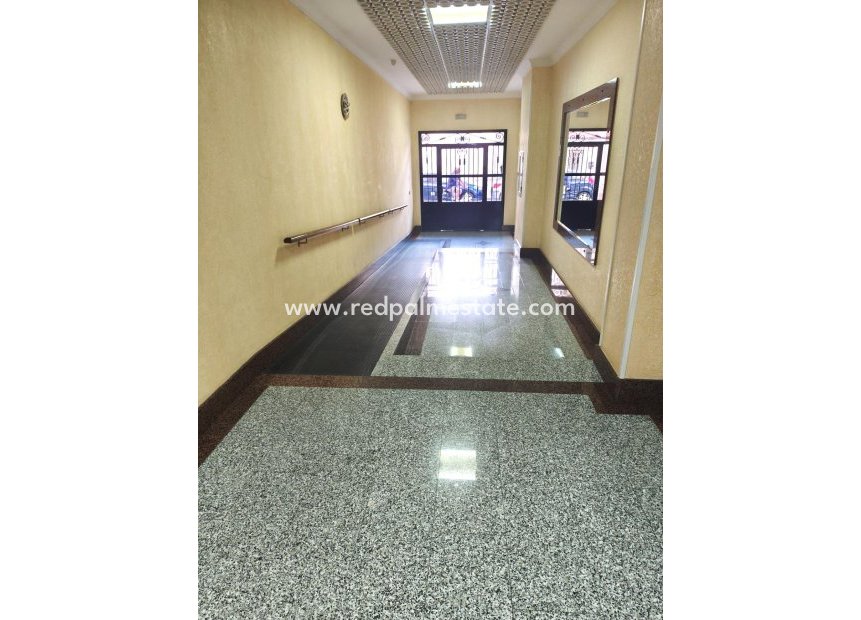Revente - Appartement -
Torrevieja - Centro Torrevieja