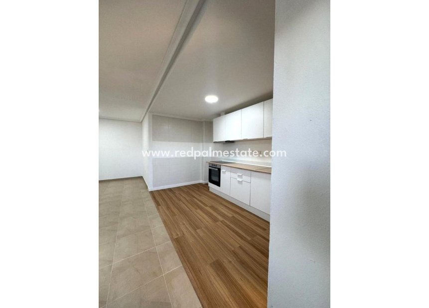 Revente - Appartement -
Torrevieja - Centro Torrevieja
