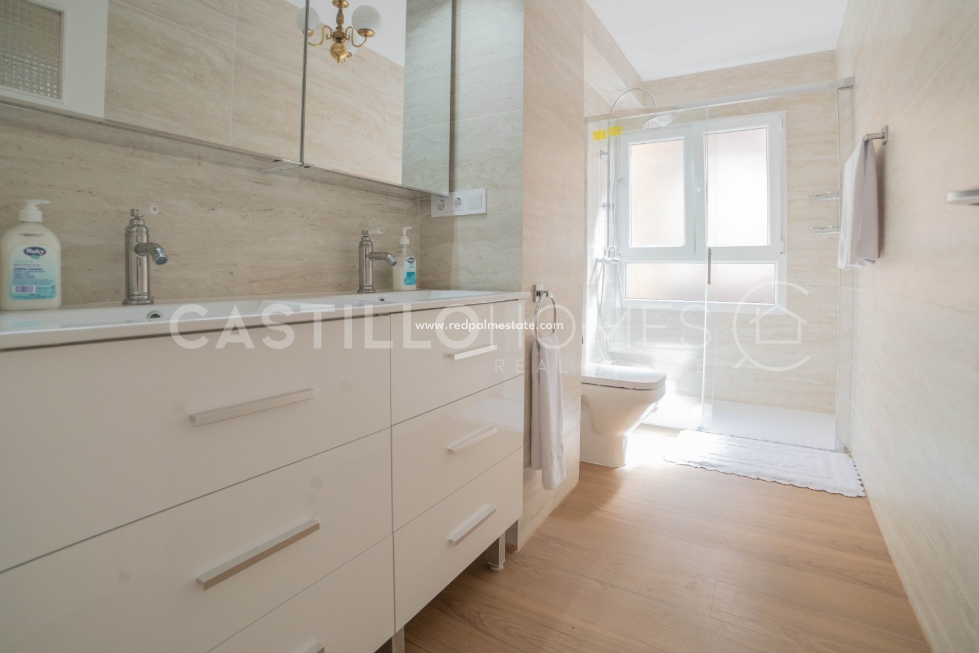 Revente - Appartement -
Torrevieja - Centro Torrevieja