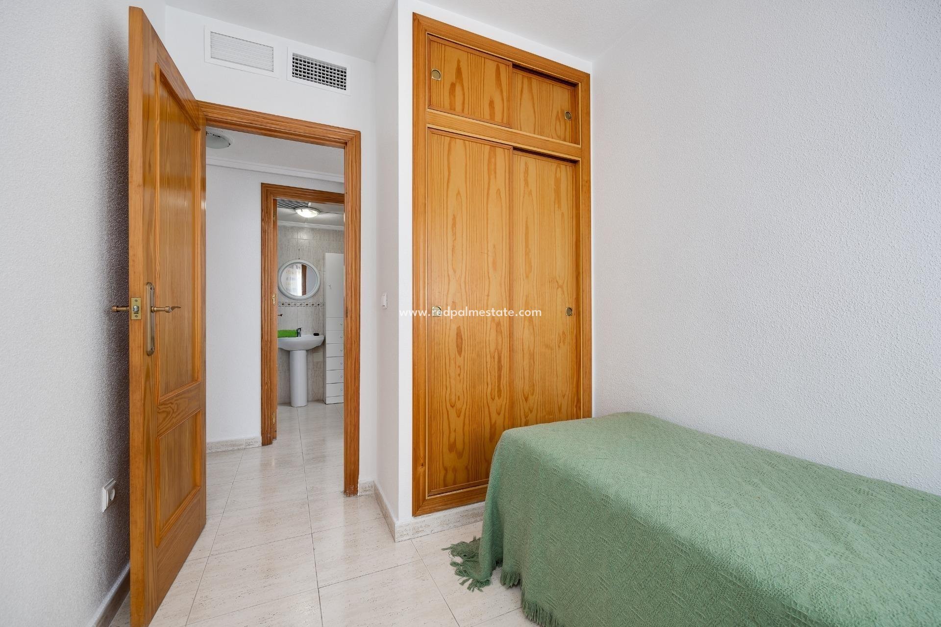 Revente - Appartement -
Torrevieja - Centro Torrevieja