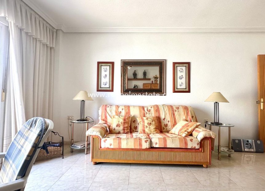 Revente - Appartement -
Torrevieja - Centro Torrevieja