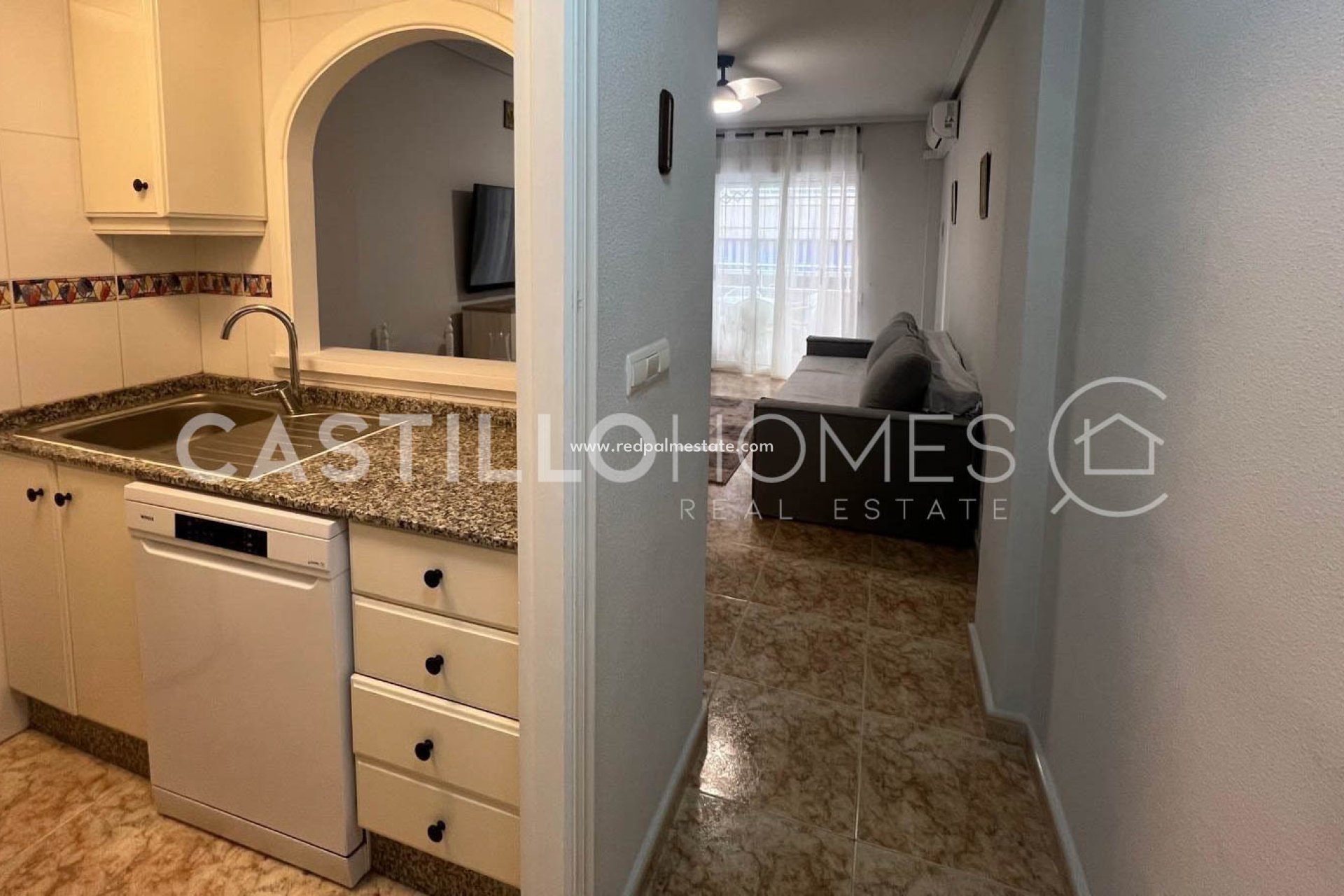 Revente - Appartement -
Torrevieja - Centro Torrevieja