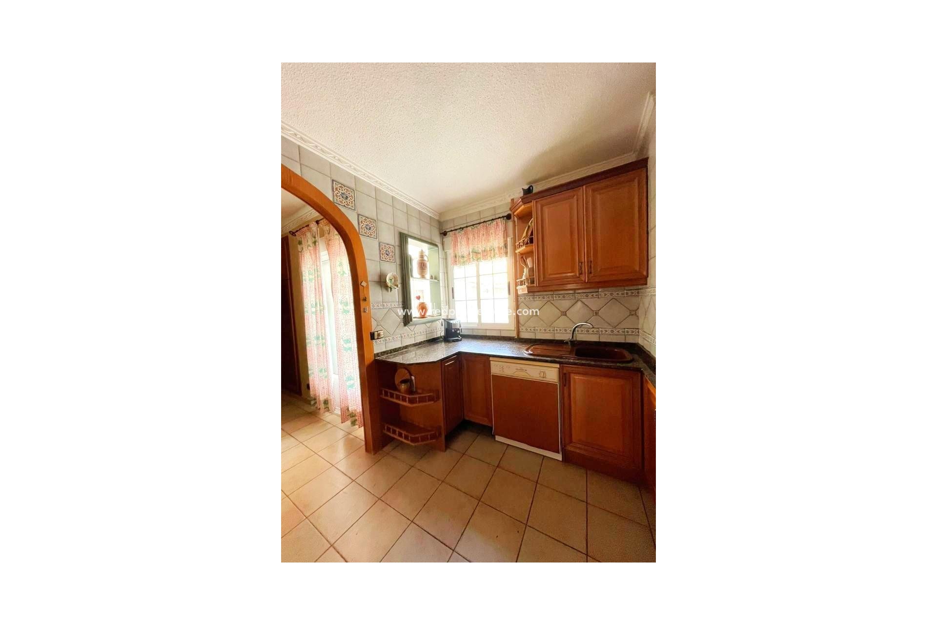 Revente - Appartement -
Torrevieja - Centro Torrevieja