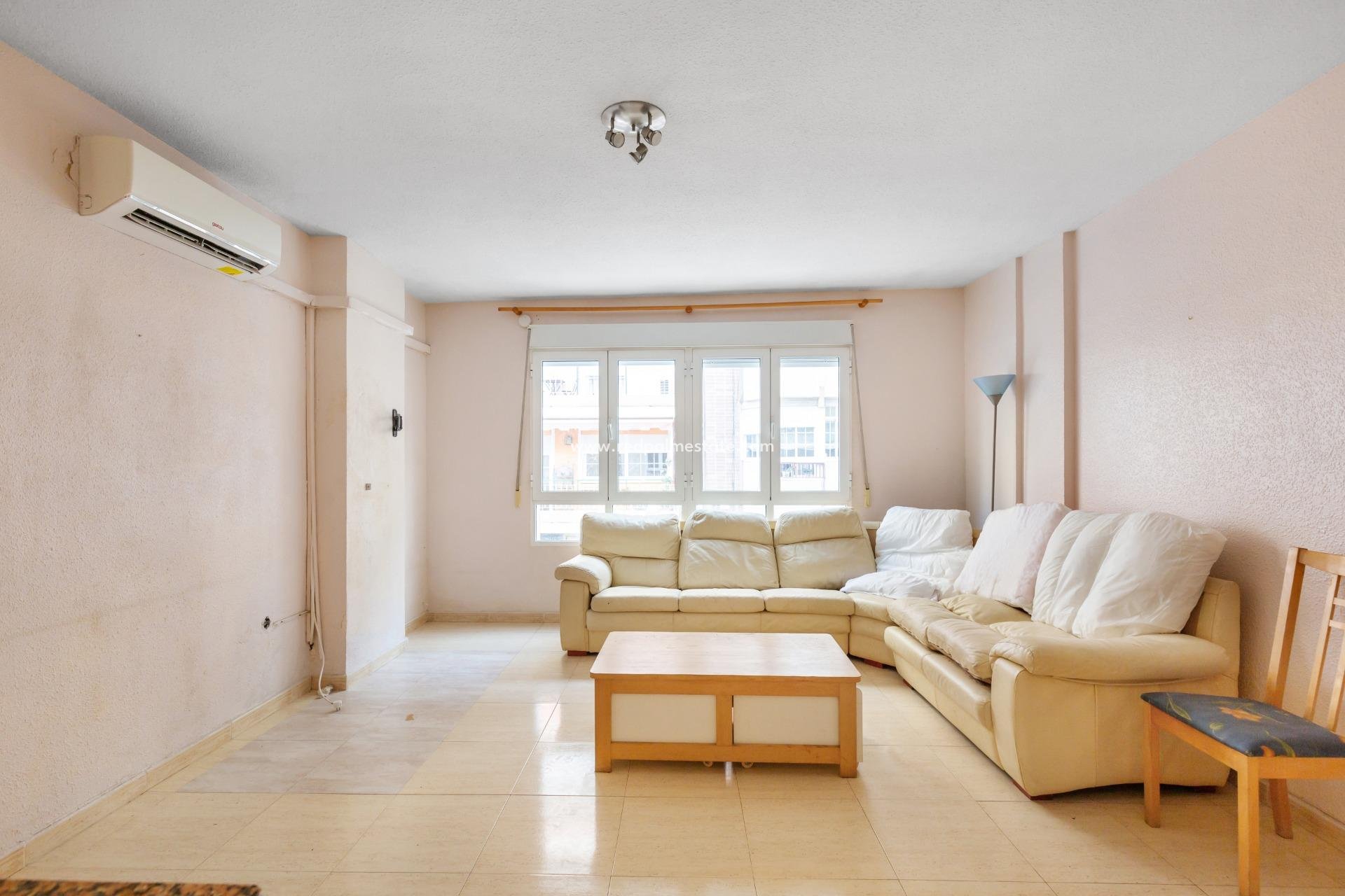 Revente - Appartement -
Torrevieja - Centro Torrevieja