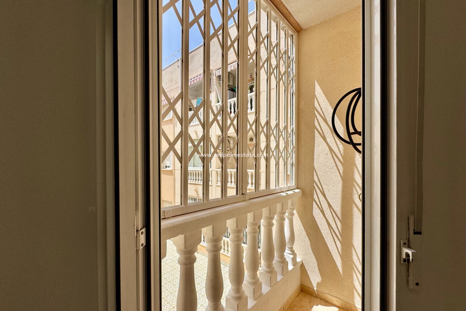 Revente - Appartement -
Torrevieja - Centro Torrevieja