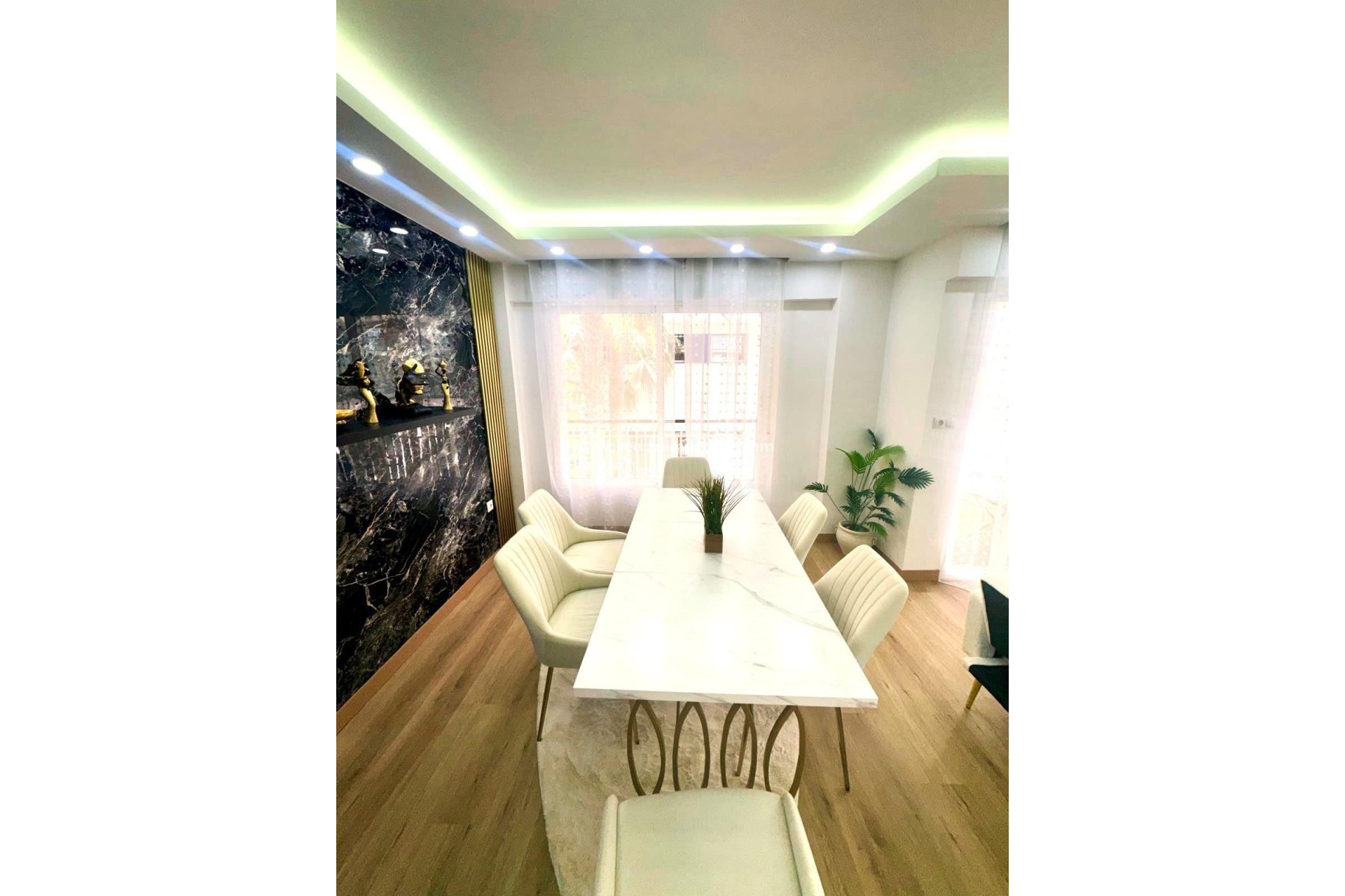 Revente - Appartement -
Torrevieja - Centro Torrevieja