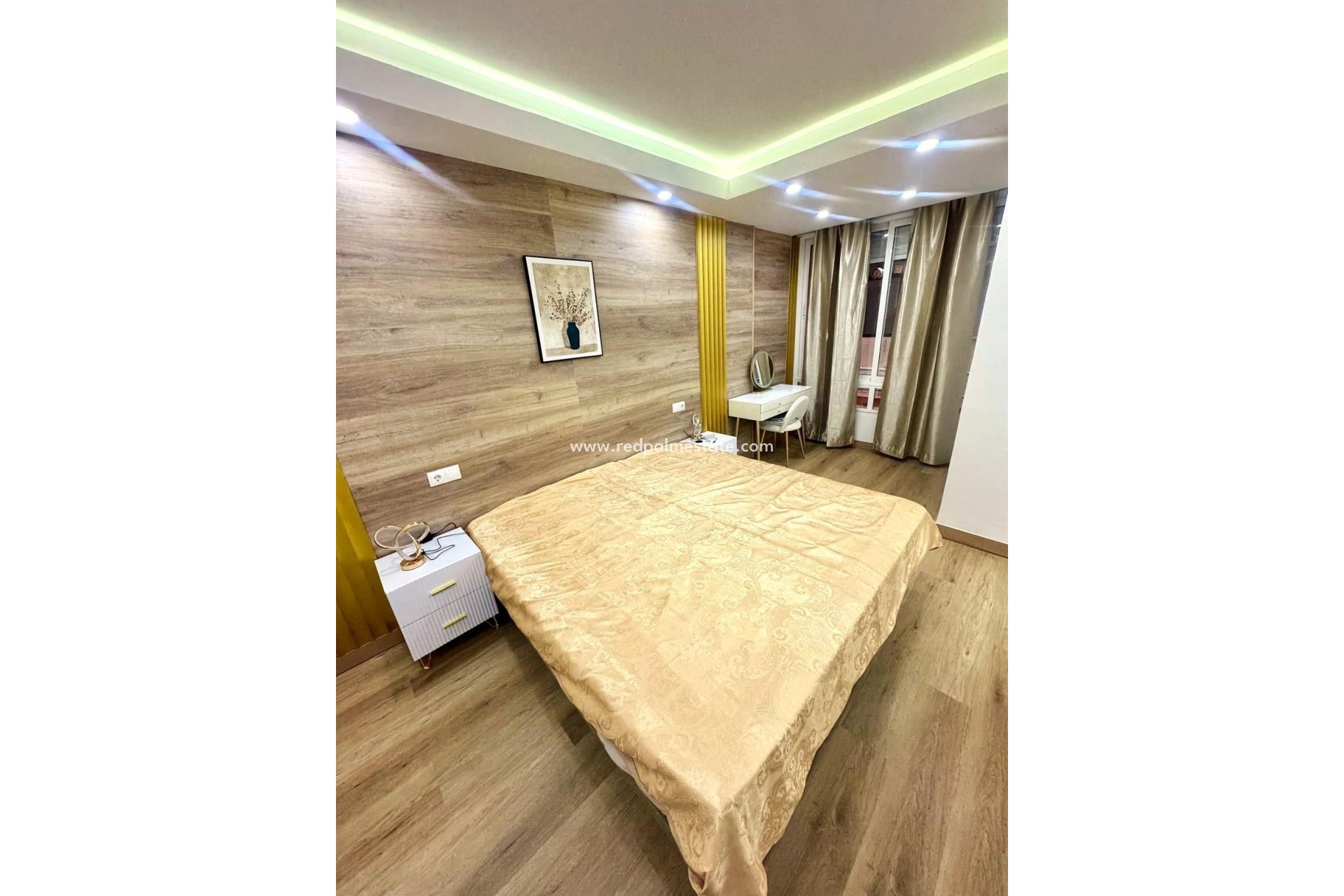 Revente - Appartement -
Torrevieja - Centro Torrevieja