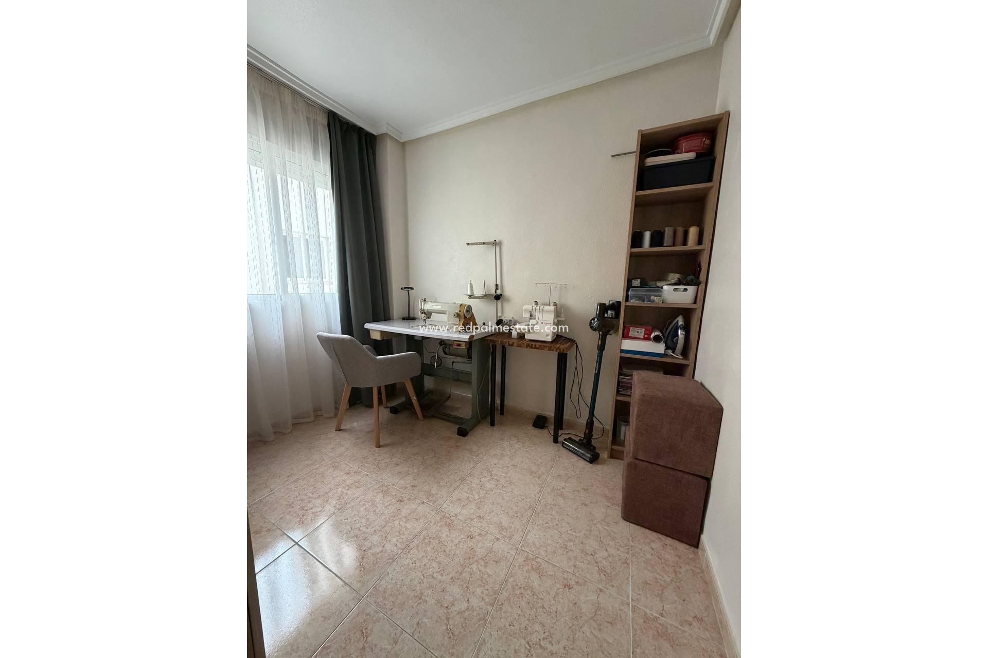 Revente - Appartement -
Torrevieja - Centro Torrevieja