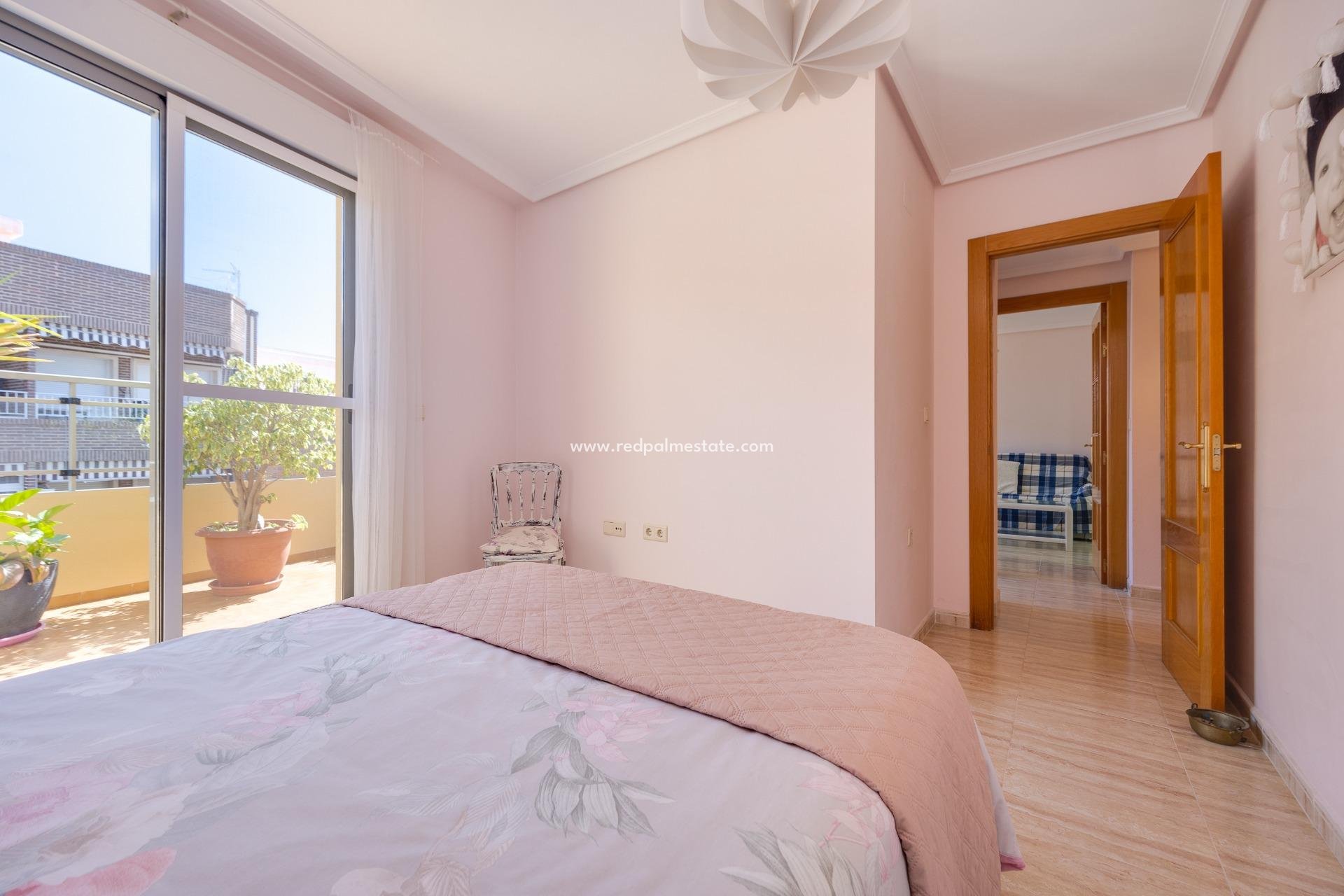 Revente - Appartement -
Torrevieja - Centro Torrevieja