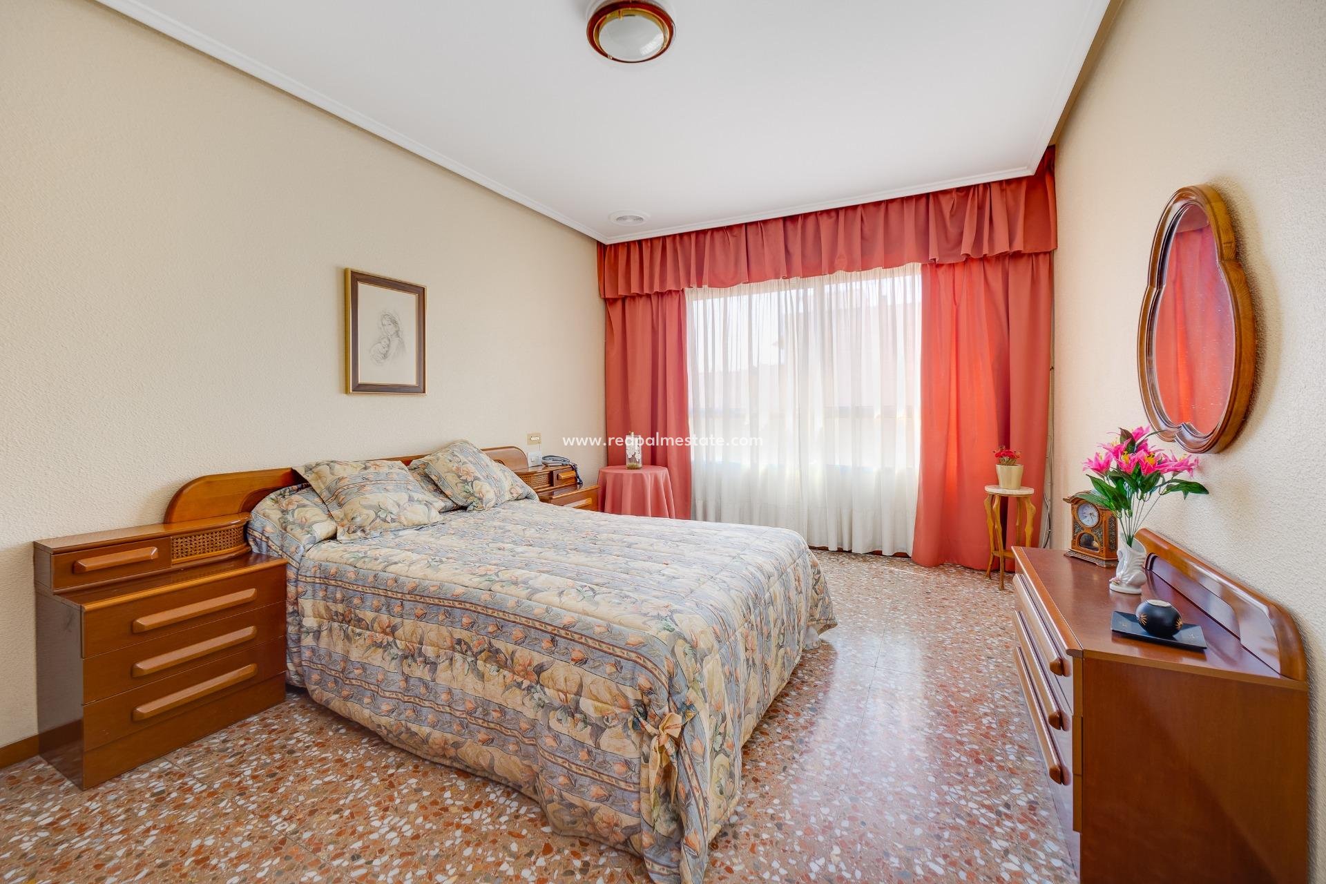 Revente - Appartement -
Torrevieja - Centro Torrevieja