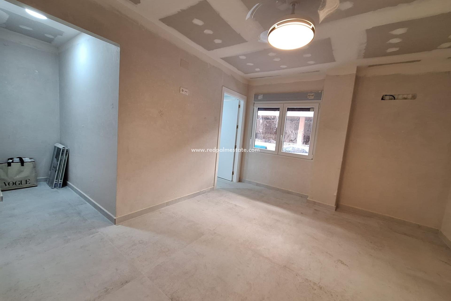 Revente - Appartement -
Torrevieja - El Acequión - Los Náufragos