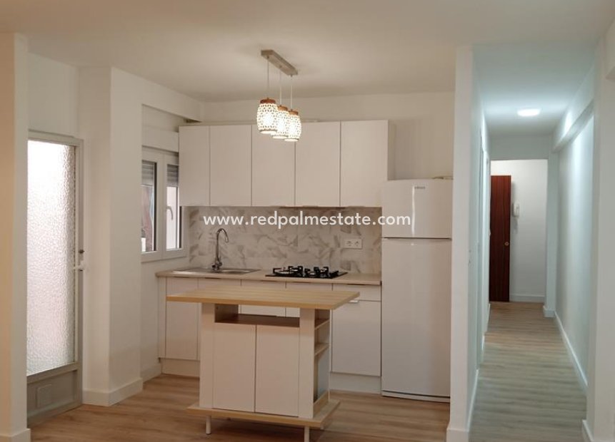 Revente - Appartement -
Torrevieja - El molino