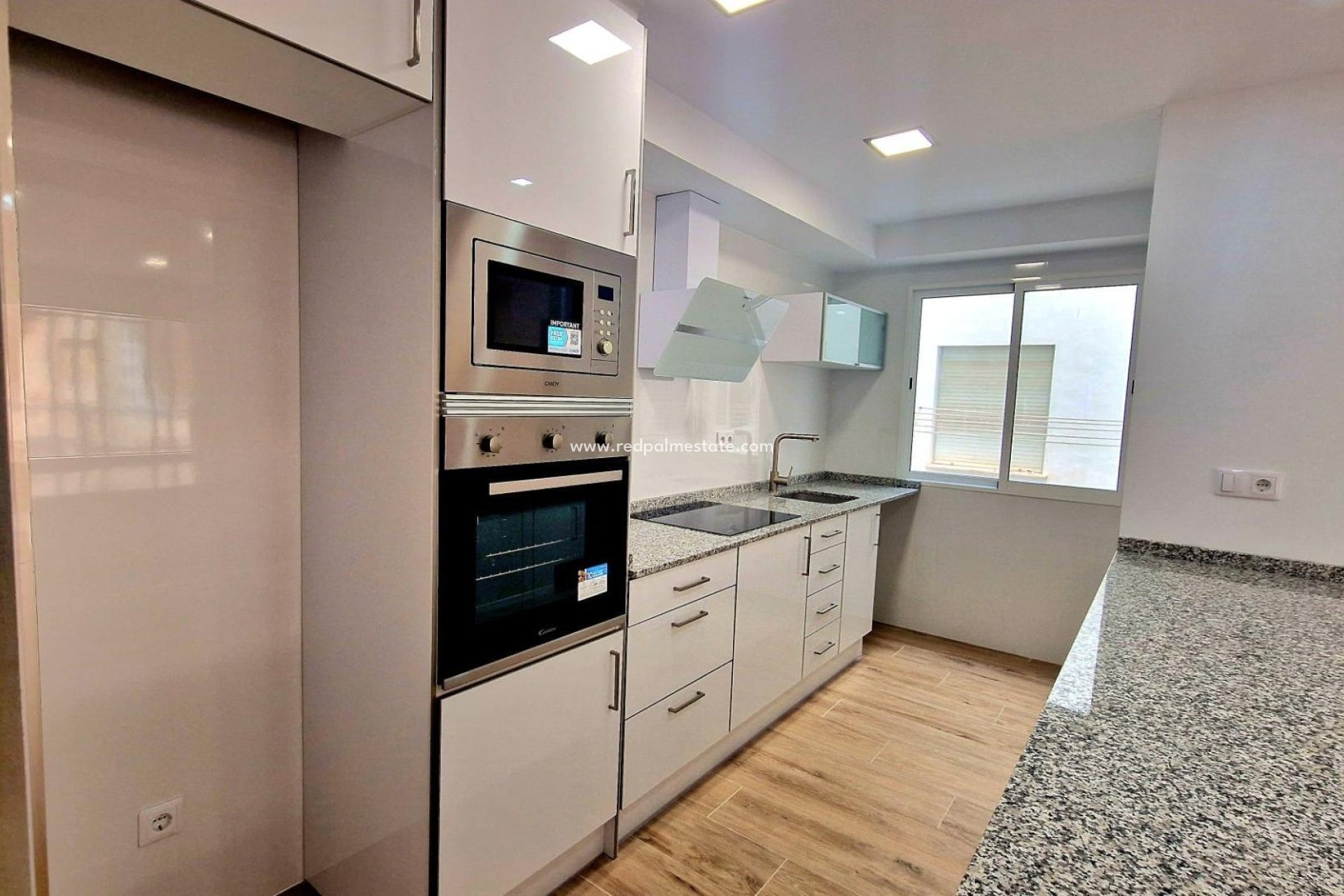 Revente - Appartement -
Torrevieja - La Mata