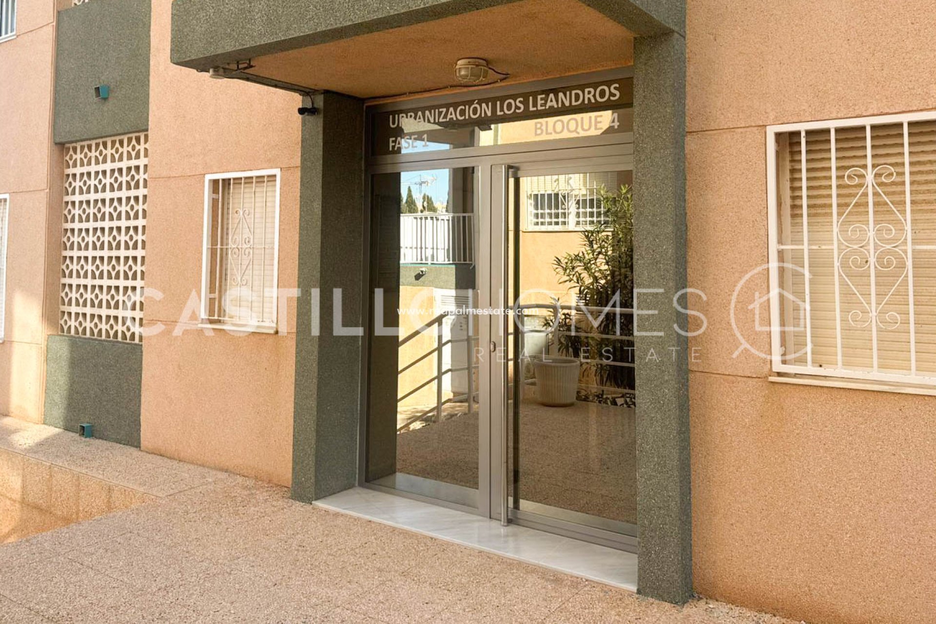 Revente - Appartement -
Torrevieja - La Mata