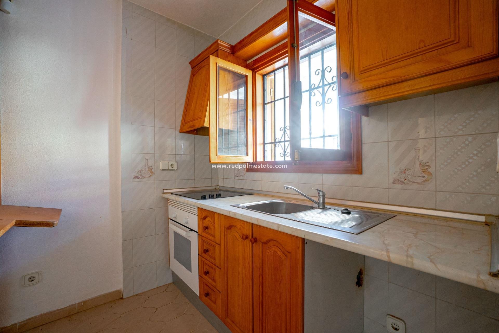 Revente - Appartement -
Torrevieja - La Siesta - El Salado - Torreta