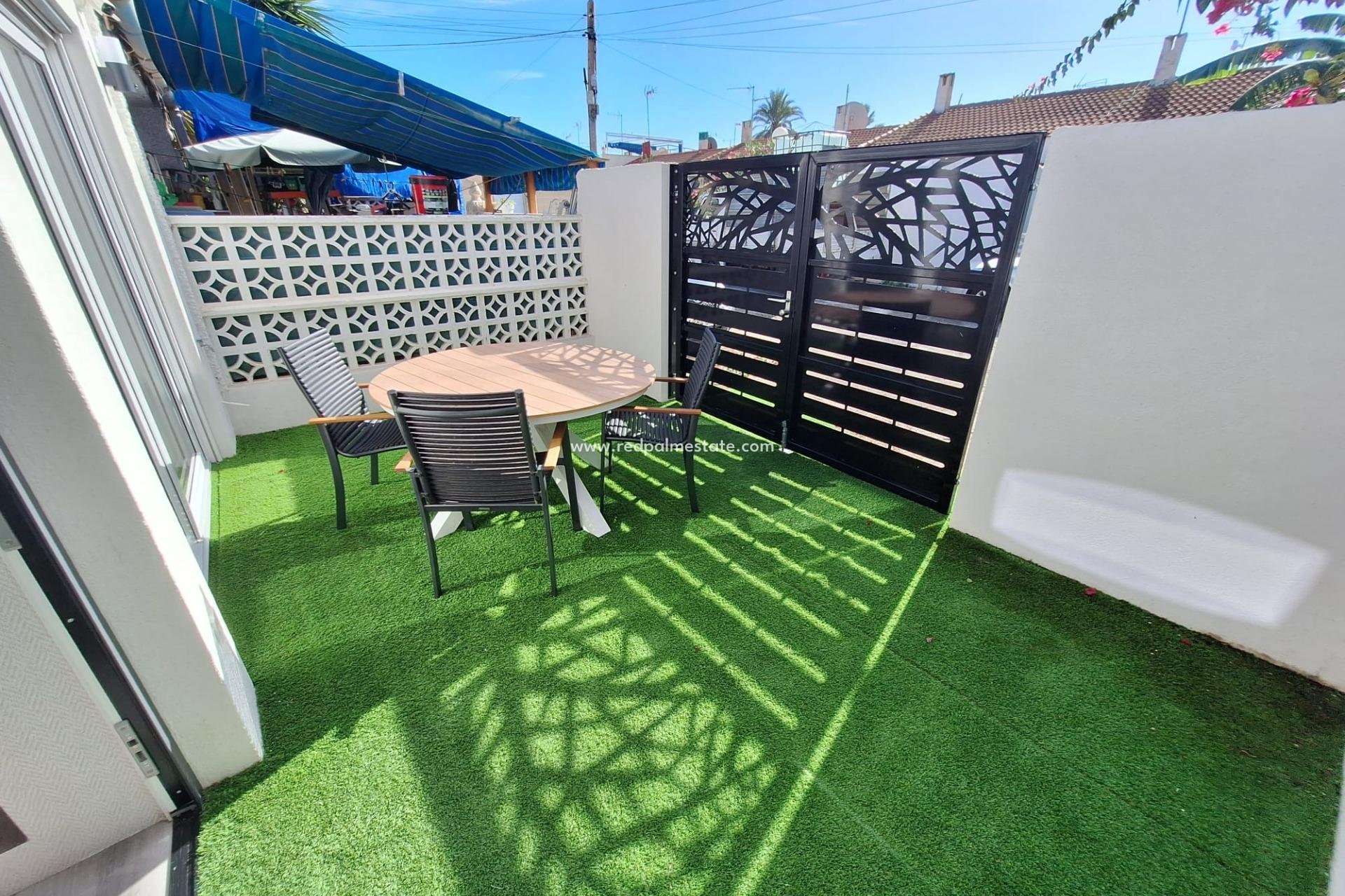 Revente - Appartement -
Torrevieja - La Siesta - El Salado - Torreta