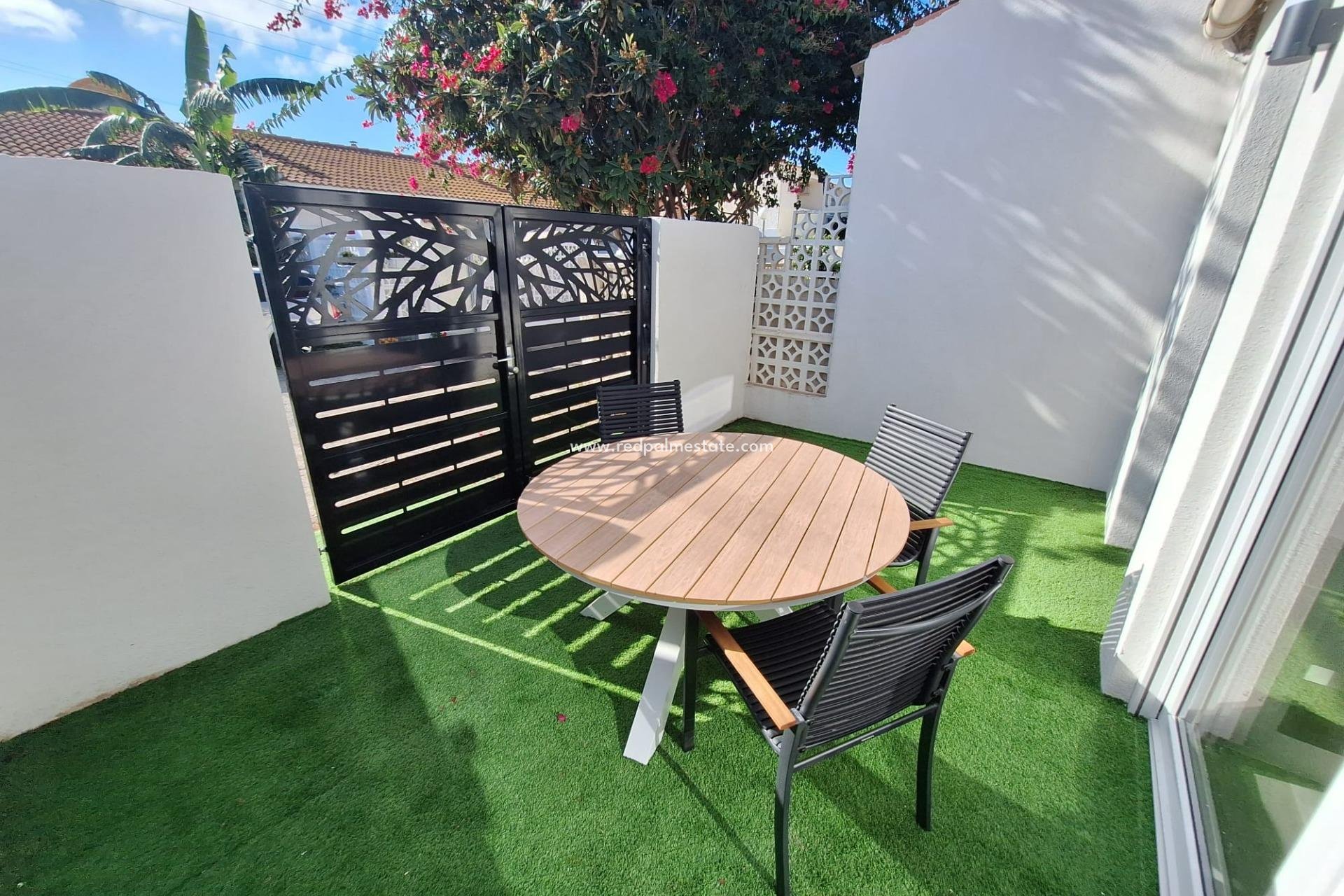 Revente - Appartement -
Torrevieja - La Siesta - El Salado - Torreta