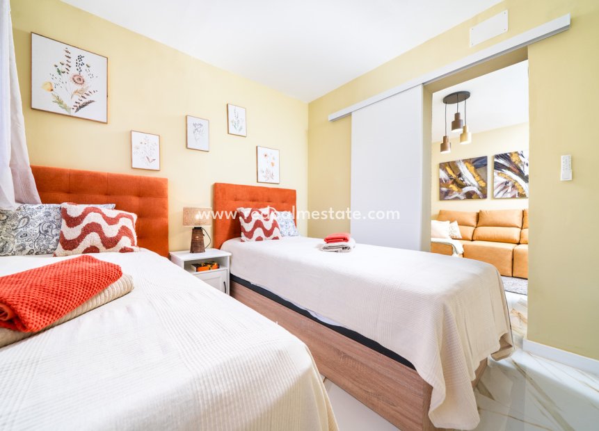 Revente - Appartement -
Torrevieja - La Veleta