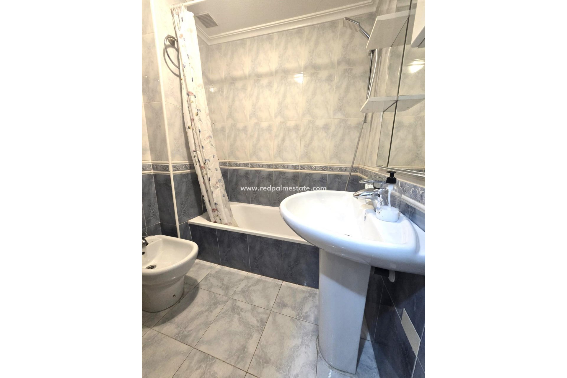 Revente - Appartement -
Torrevieja - Las Piscinas Naturales