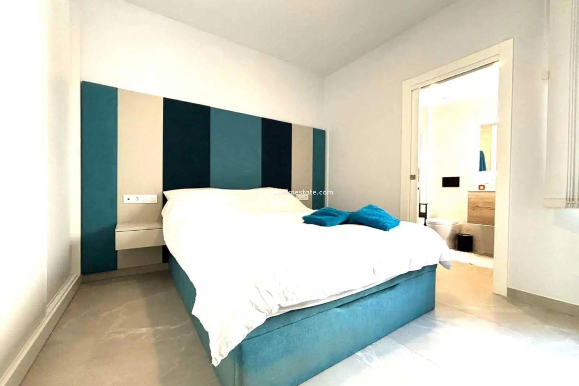 Revente - Appartement -
Torrevieja - Las Piscinas Naturales